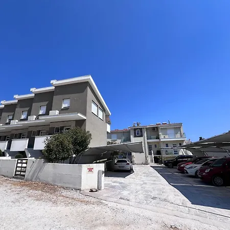 Seafront Ferienhaus Néa Péramos