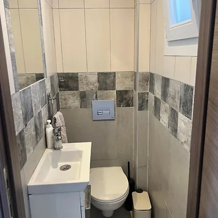 Seafront Néa Péramos