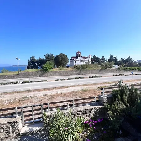 Seafront * Néa Péramos