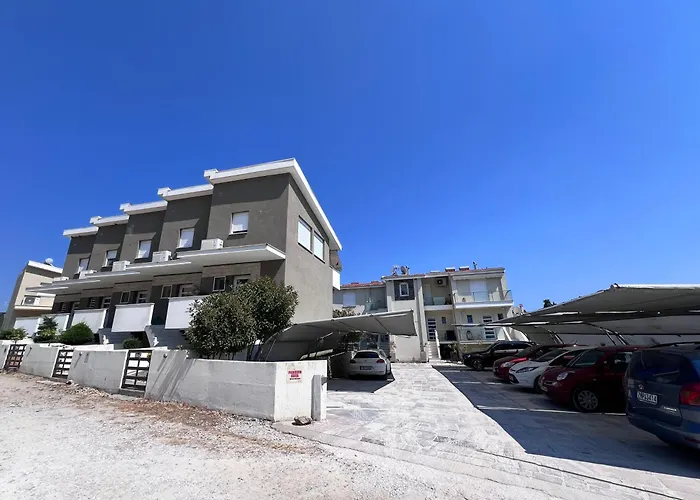 Seafront Case de vacanță Néa Péramos