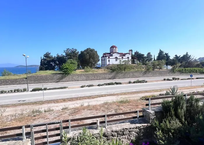 Seafront * Néa Péramos